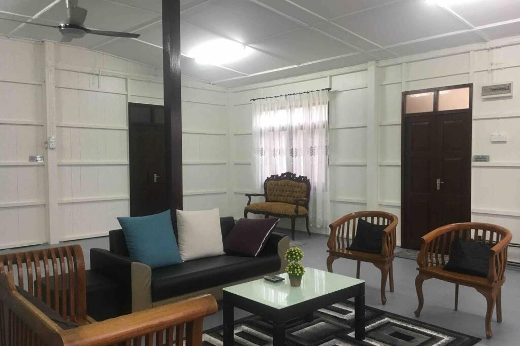 De Rhumaa Homestay Kuala Terengganu Exterior photo